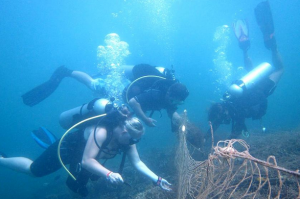 Plongez de manière responsable avec PADI et Project Aware: le programme Dive  Against Debris® - Diving Atlantis Tenerife